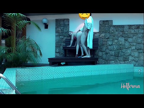 ❤️ Chef inviterer stuepige til poolen, men kunne ikke modstå en hot ☑ Sluts at da.vegasservice.ru ☑